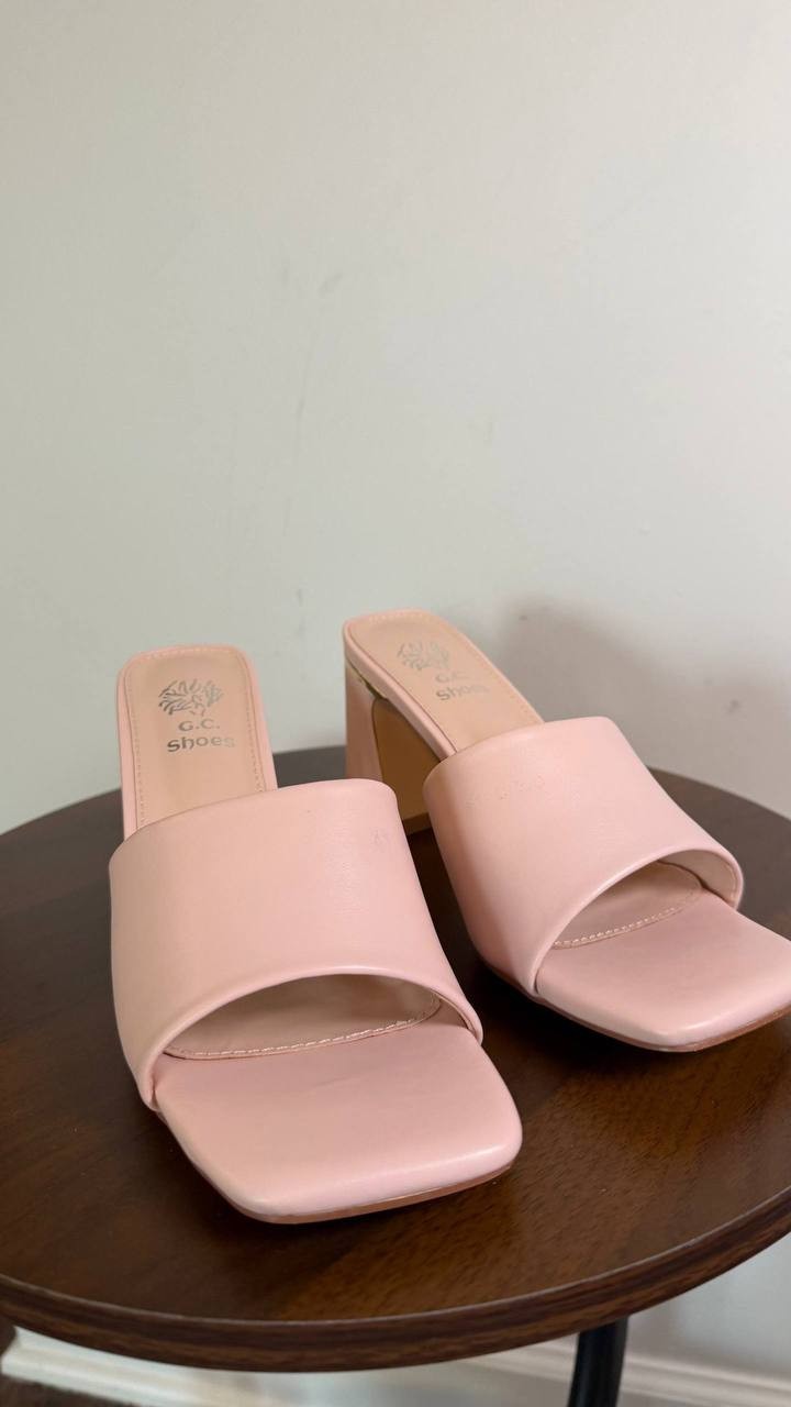 G.C. Shoes Soho Sandals 7.5 Nude Vegan Leather NIB [minor flaw] msrp$59.99