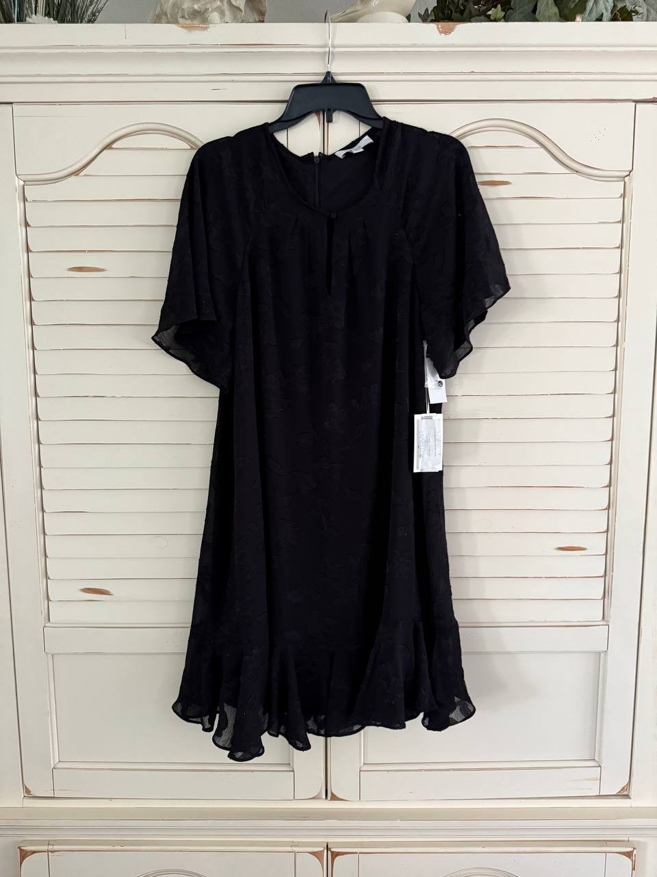 CeCe Flutter-Sleeve Fit & Flare Dress – Black, Size M