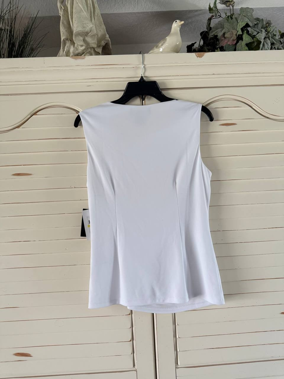 DKNY Sleeveless V-Neck Top – Size M – NWT