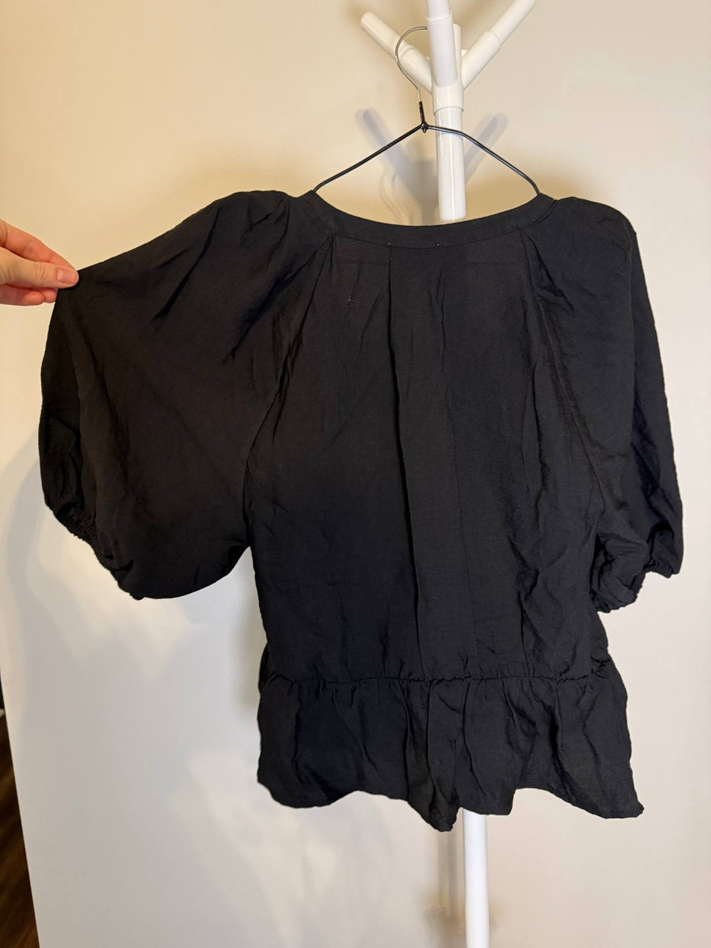 DKNY Women’s V‑Neck Zip‑Front Short‑Sleeve Top – Black – NWT – Sizes XS–XL