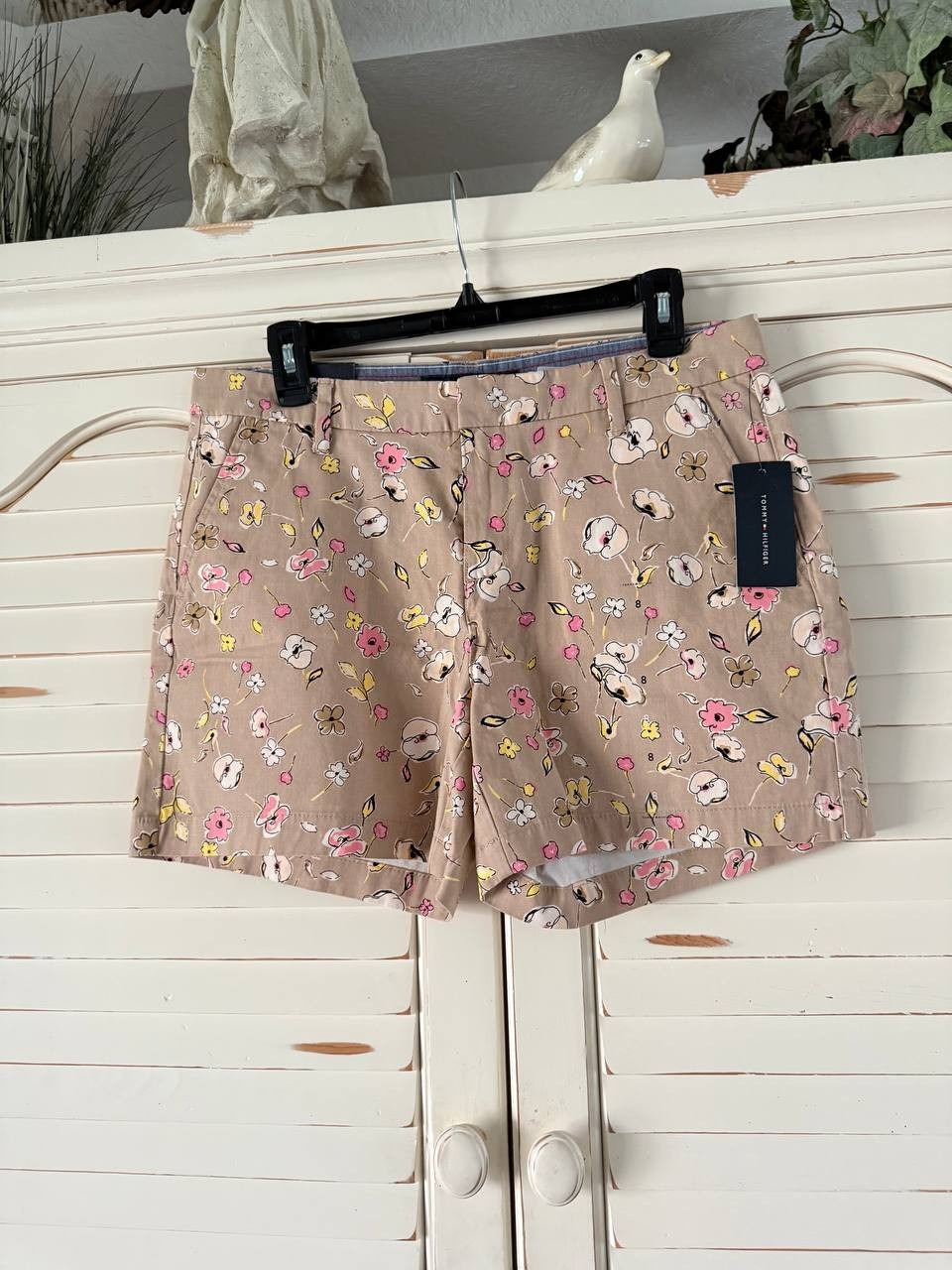 Tommy Hilfiger Printed Shorts – Size 8 – NWT – Sand Combo Mid-Rise Floral Cotton