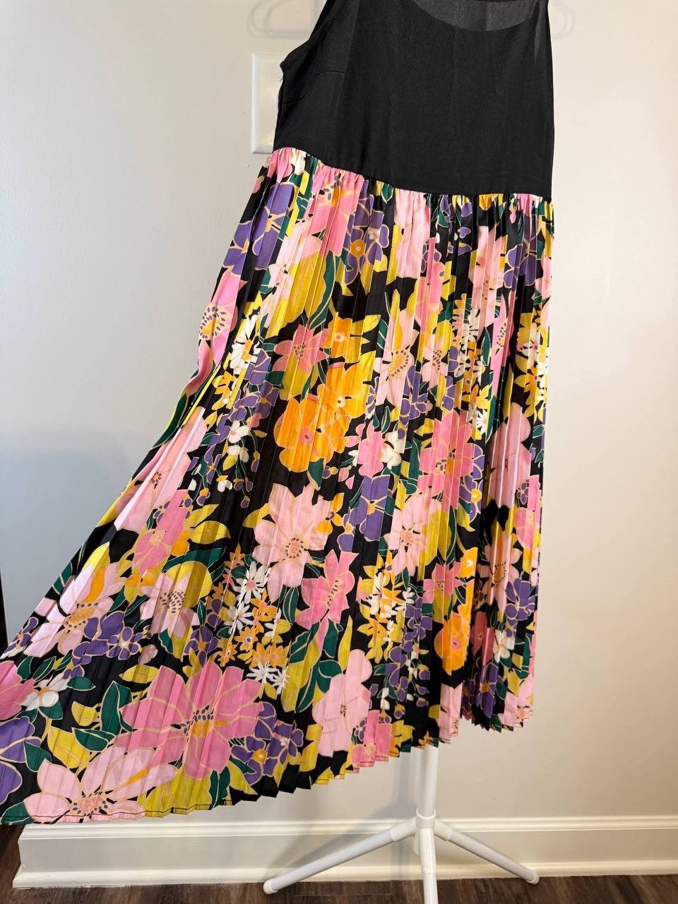 Garcia Floral Pleated Knee‑Length Dress – Sizes S & M – NWT – $84.98