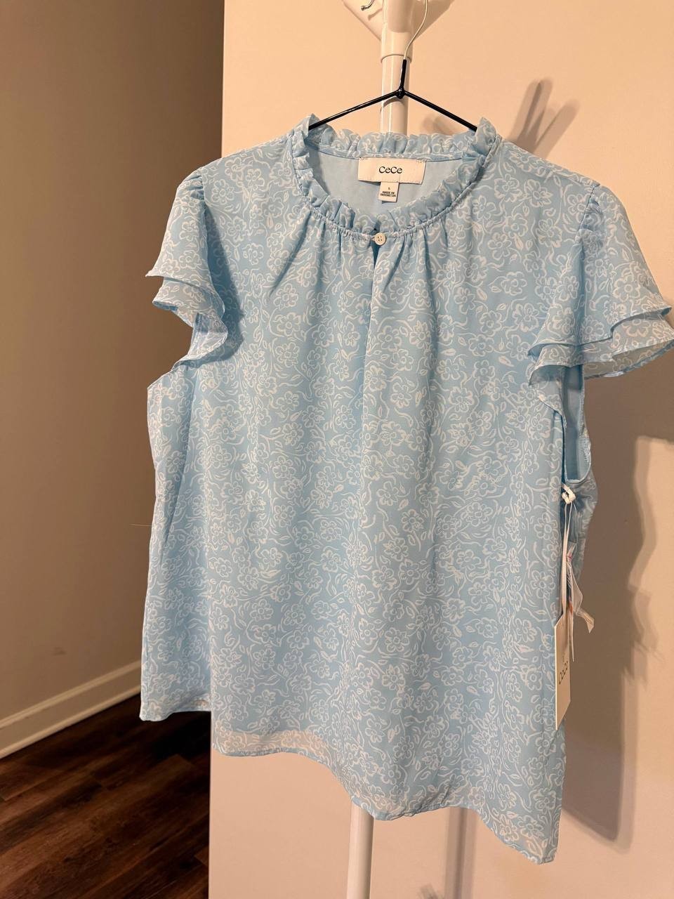 CeCe Flutter‑Sleeve Keyhole‑Neck Blouse – Size S – Waterfall Blue– NWT – $69