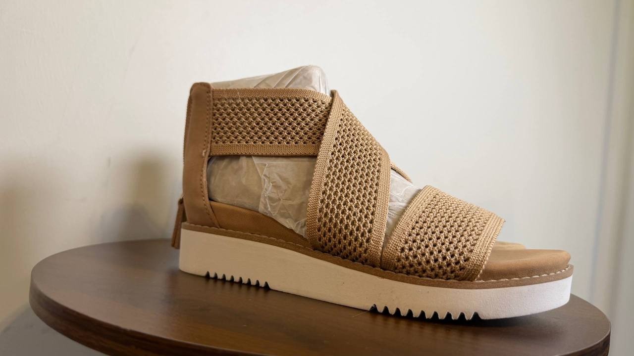 Easy Spirit Wander Lightweight Strappy Sandals Light Natural Women’s 5M NWB $79