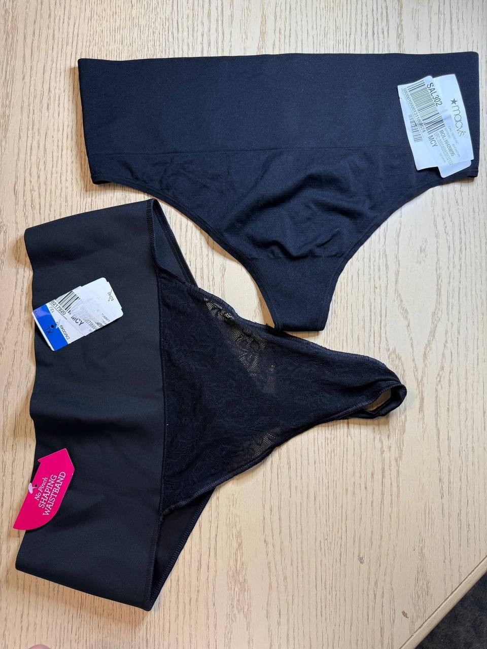 Lot of 2 Women’s Seamless Briefs – Size XL – Felina & Maidenform