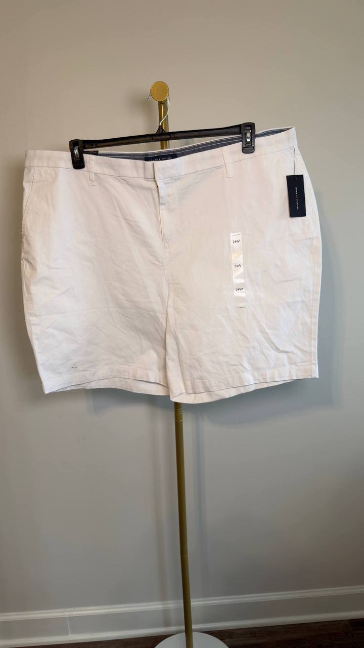 Tommy Hilfiger Plus Solid Bermuda Shorts White 24W NWT $55