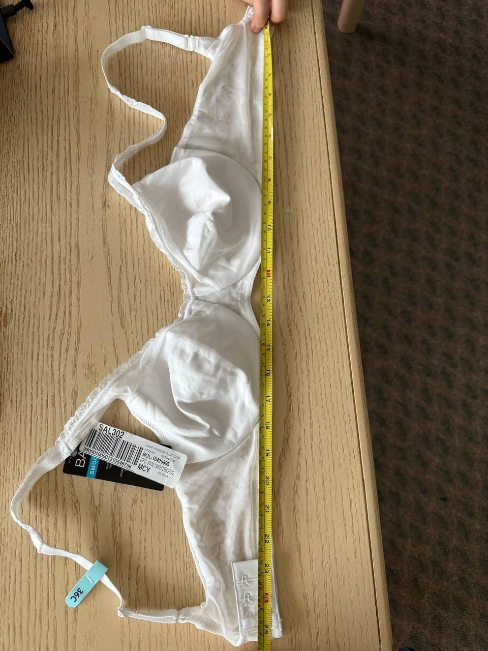 Bali Women’s Jacquard Underwire Bra White 36C Style 6550 Comfort Lace