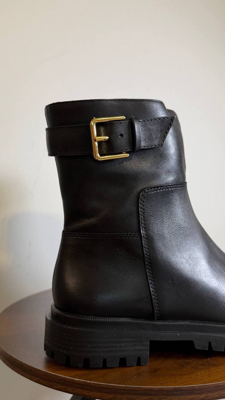Arezzo Black Leather Booties 8B New in Box MSRP $159