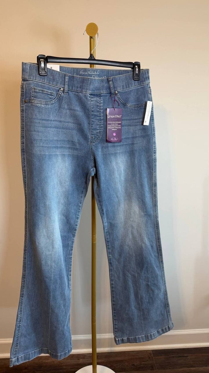 Gloria Vanderbilt Women’s Shape Effect Pull On Flare Jeans Blue Size 14 NWT $48
