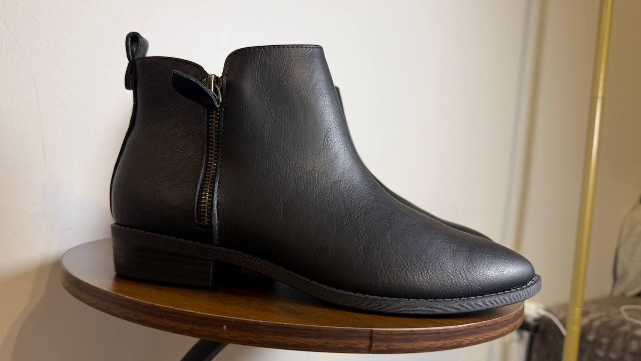 Journee Vegan Leather Zip‑Up Booties 9W Black New in Box MSRP $59.99