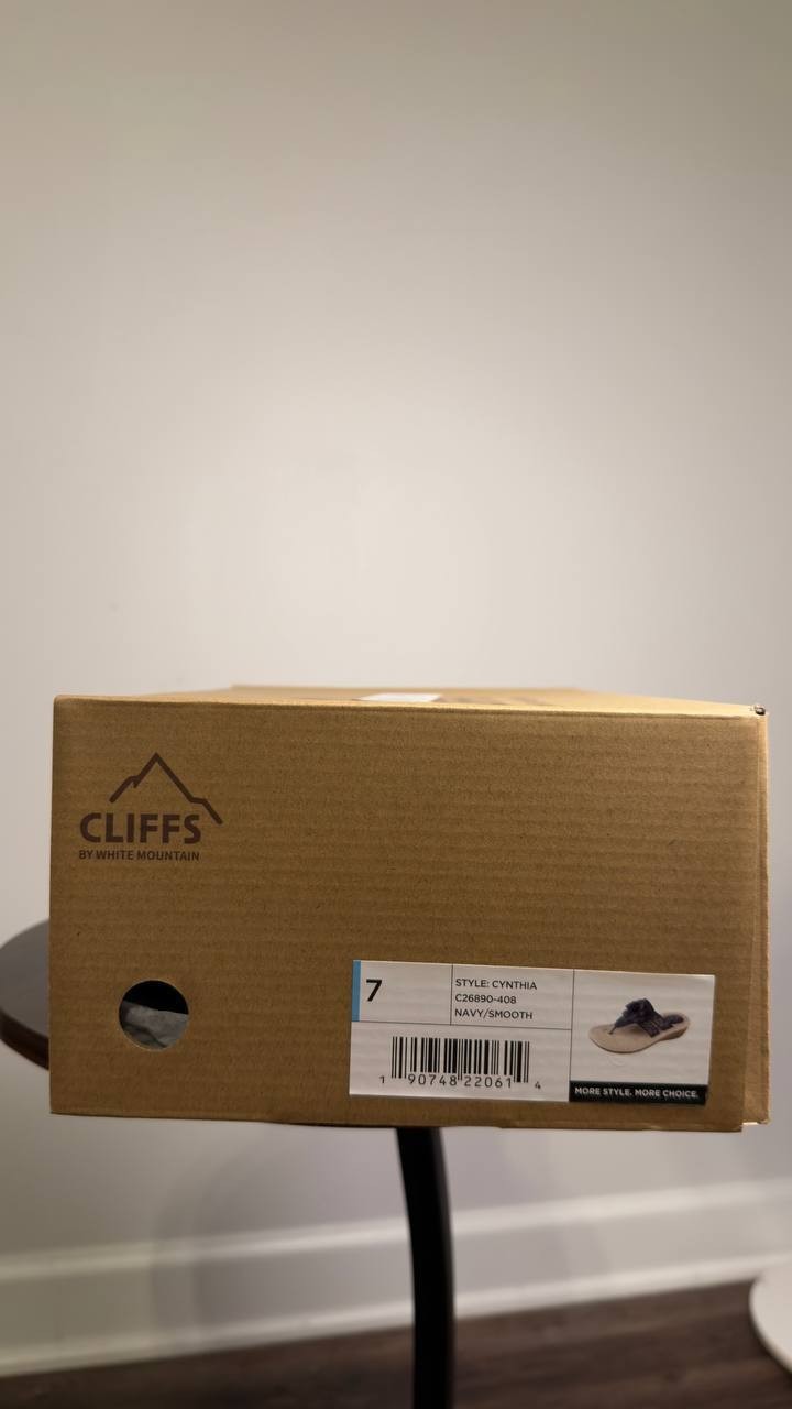 Cliffs by White Mountain  Thong Sandals  Navy  7  New  $59