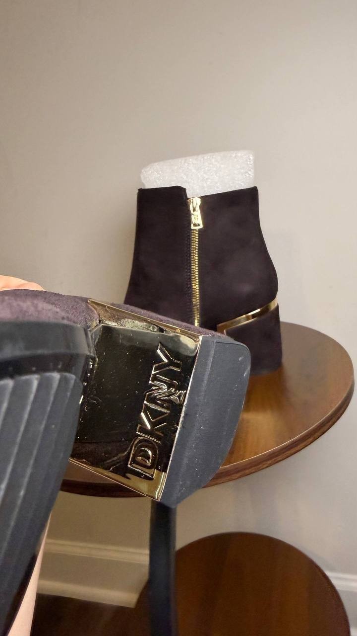 DKNY Kylah Block Heel Booties Brown Suede Women’s 7.5 NWB Square Toe $159