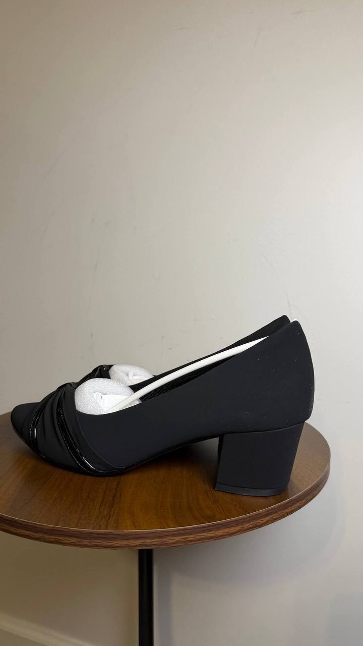 Easy Street Black Synthetic Pumps 10W NIB MSRP $65