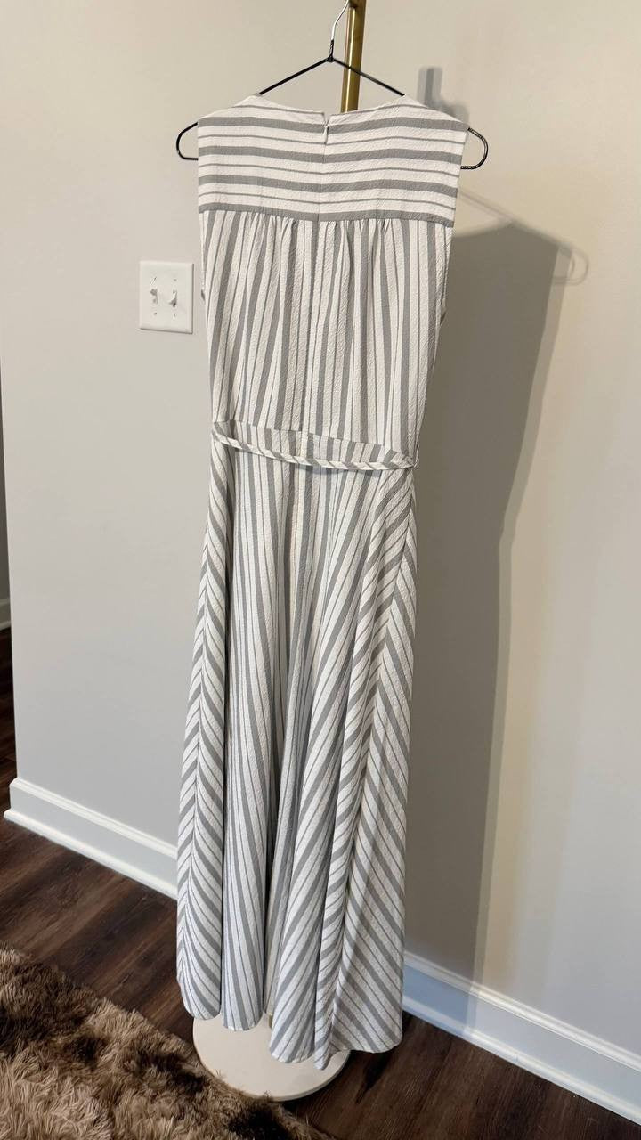 Calvin Klein White Striped Maxi Dress 8 Pre‑Owned Sleeveless Chic msrp$139