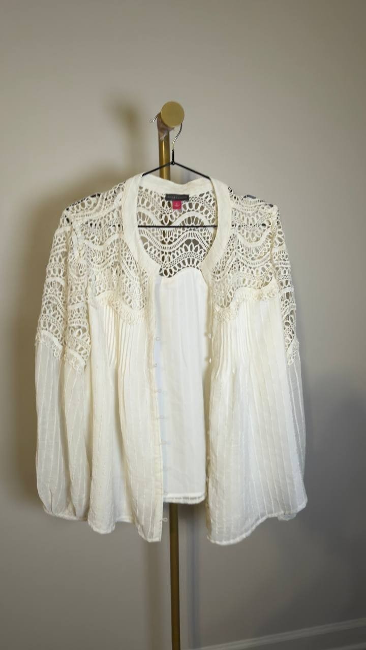 Vince Camuto Women’s V‑Neck Long Sleeve Button Blouse New Ivory L NWT $109