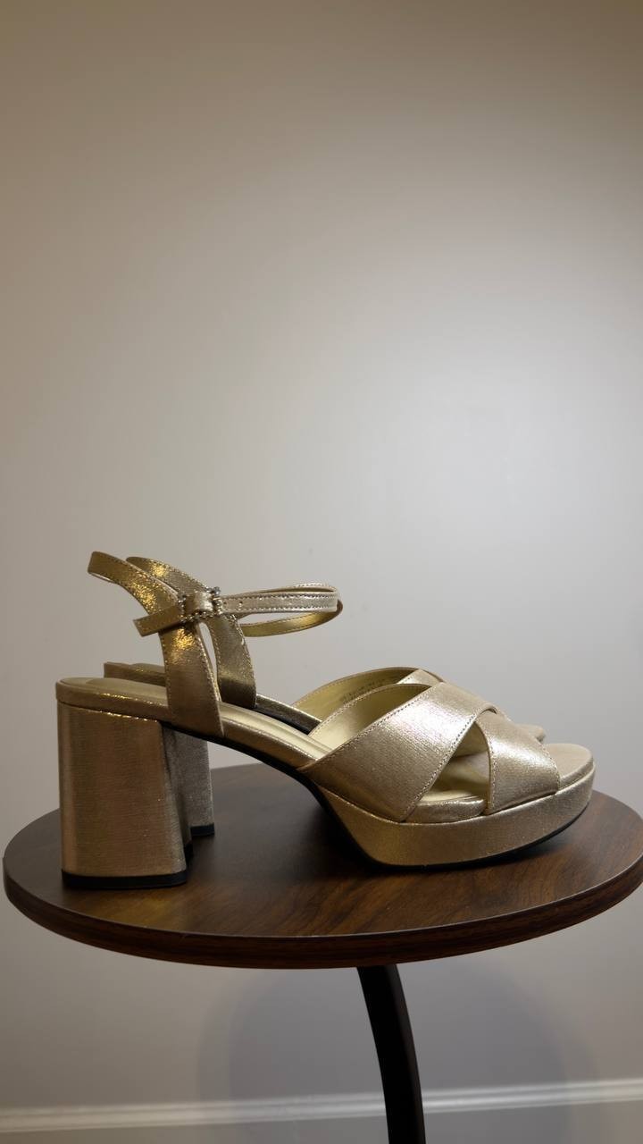 Reaction  Kenneth  Cole  Dress  Sandals  Soft Gold  12M  New  $89