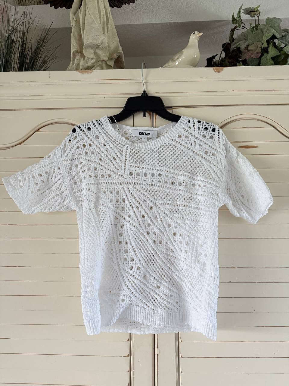 DKNY White Cotton Crochet Short Sleeve Top – Size L – NWT