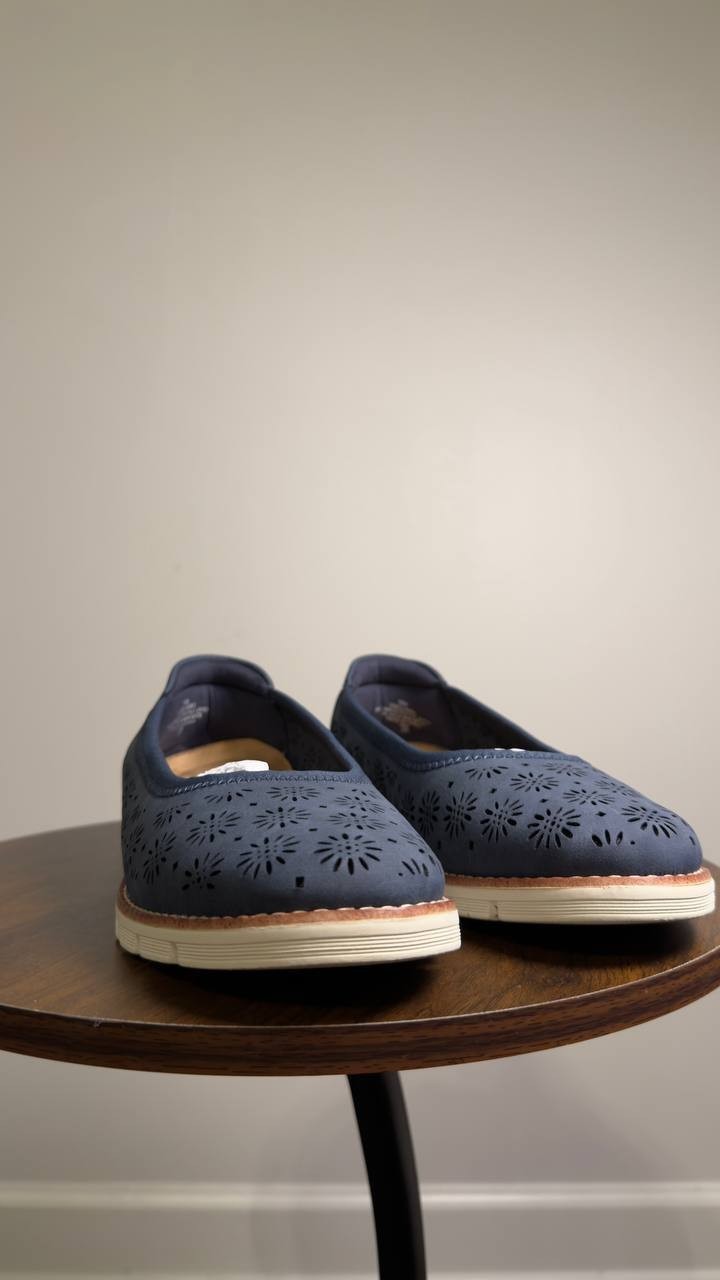 Easy  Spirit  Keliann  Flat  Dark  Blue  10  M  NWT  $89