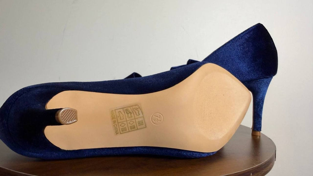 Journee Collection Crystol Pumps 7.5 Navy Velvet Bow Detail NIB