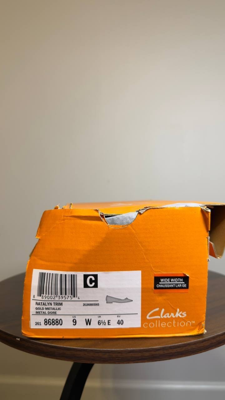 Clarks   Toe  Dress  Flats  Gold  Metallic  9W   New  With  Box  $100