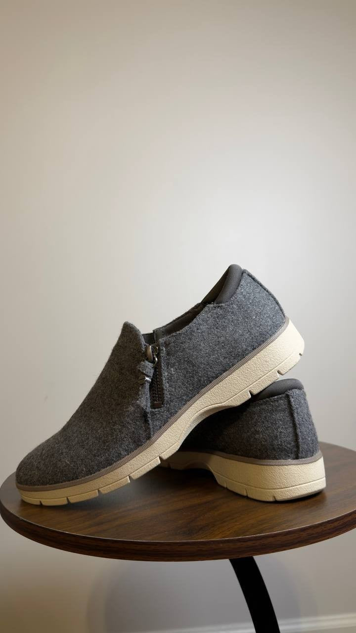 Dr.  Scholl’s  Slip On Shoes  Charcoal  8M  New  $90