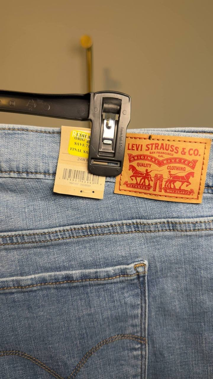 Levi’s 315 Shaping Bootcut Jeans Blue 24W NWT $69.50