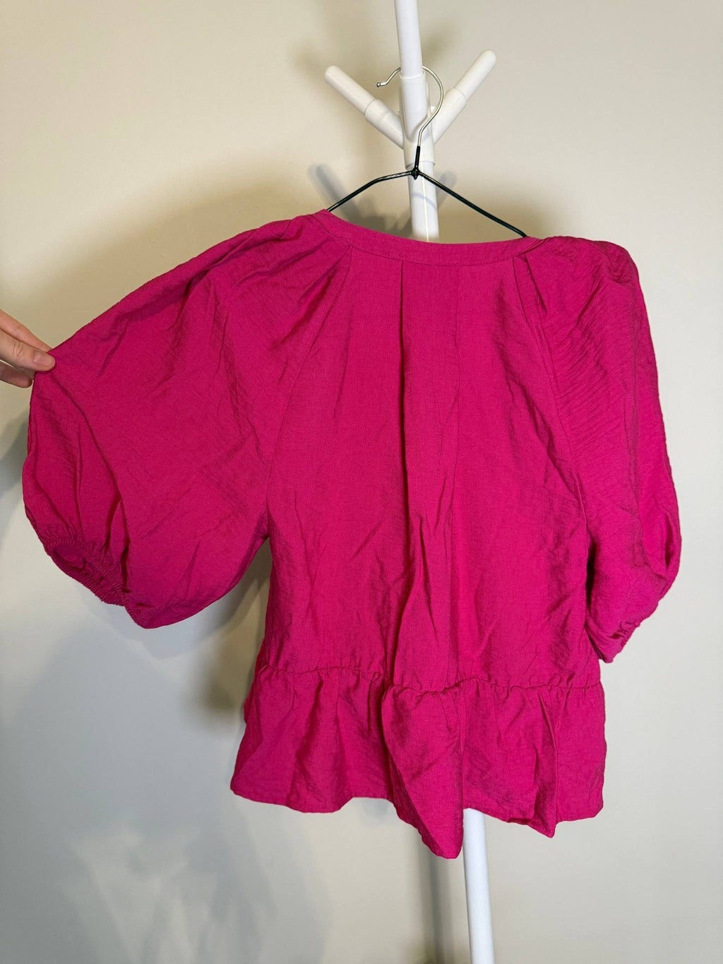 DKNY Women’s V‑Neck Zip‑Front Short‑Sleeve Top – Rose – NWT