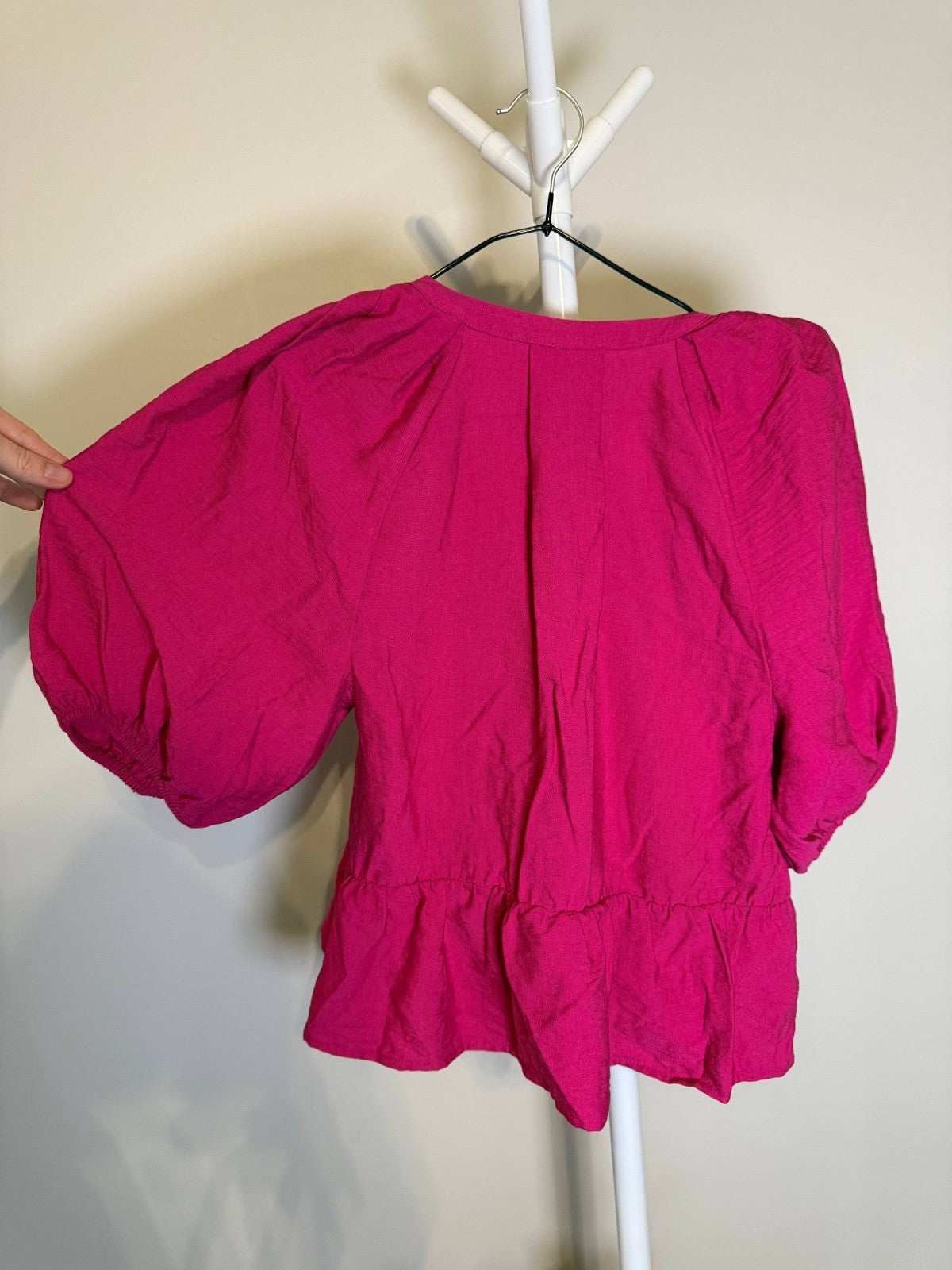 DKNY Women’s V‑Neck Zip‑Front Short‑Sleeve Top – Rose – NWT