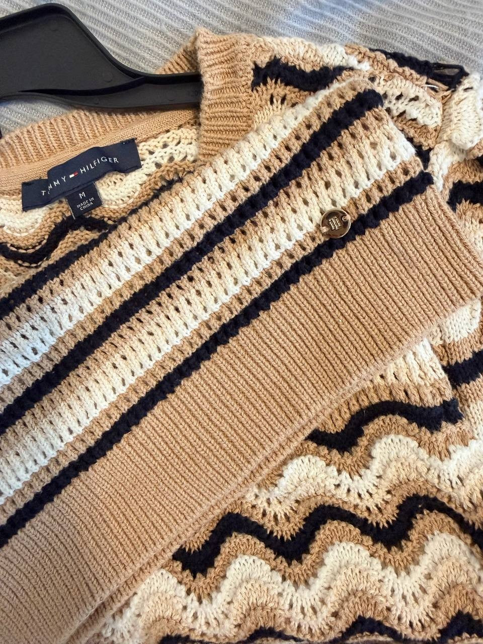 Tommy Hilfiger Chevron & Striped Sweater – Sand – Size M – NWOT – $79.50