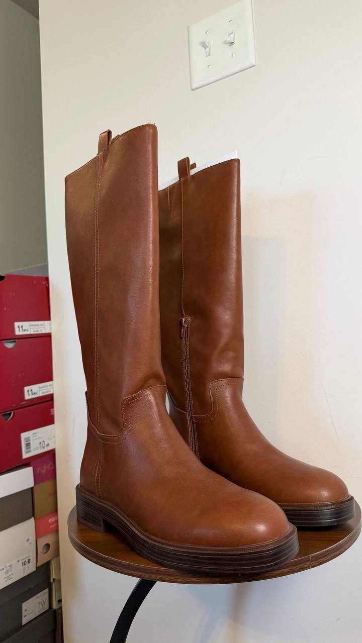 DV Dolce Vita Jernie Wide Calf Tall Riding Boots Tan Smooth 10M Man‑Made $99 NWB