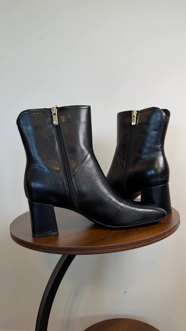 Naturalizer Christine Dress Bootie Black 8M Leather Square Toe $190 NWB