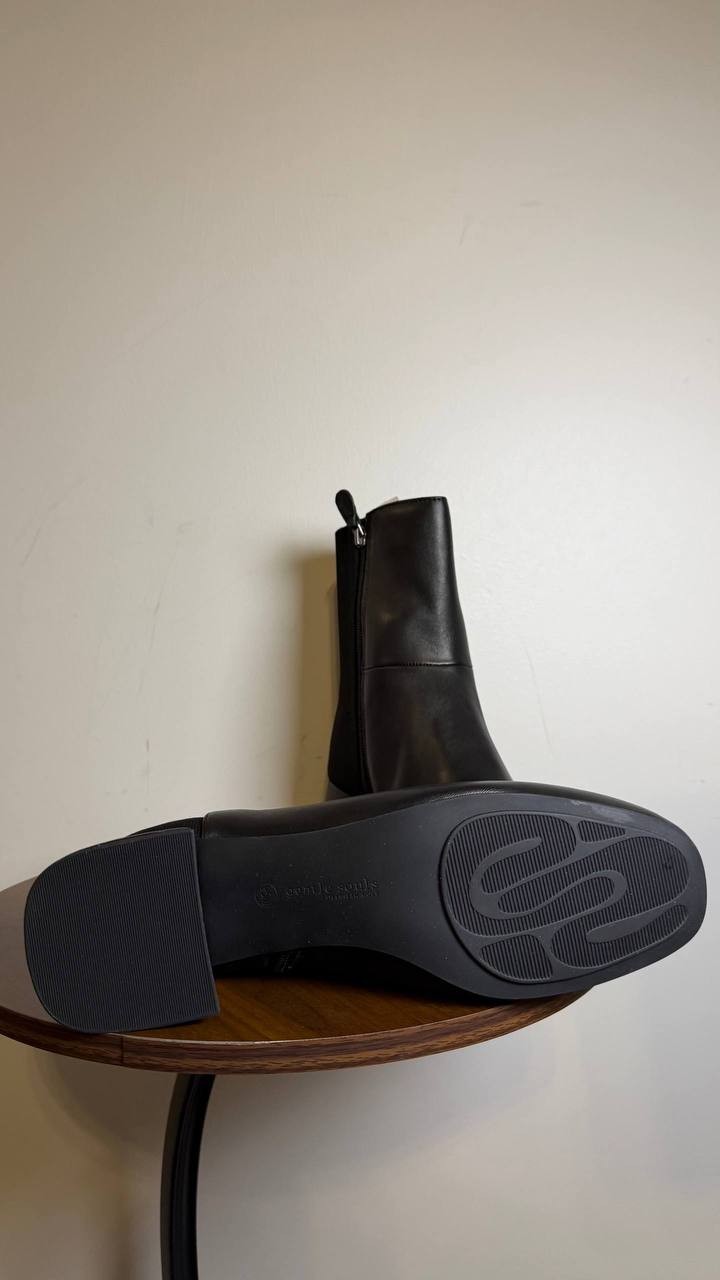 Gentle Souls Eileen Leather Block Heel Booties Black 9.5M NWB MSRP $199