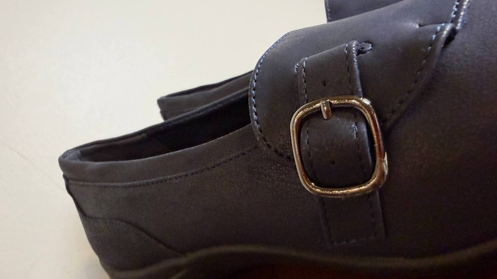 Easy Street Cinnamon Slip‑Ons 9 Navy Faux Leather Square Toe Comfort NIB msrp$60