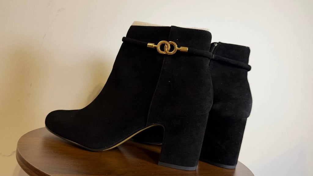 Bella Vita Diaz Booties 9 Black Suede Chain Detail Zip Dress Heel NIB msrp$125