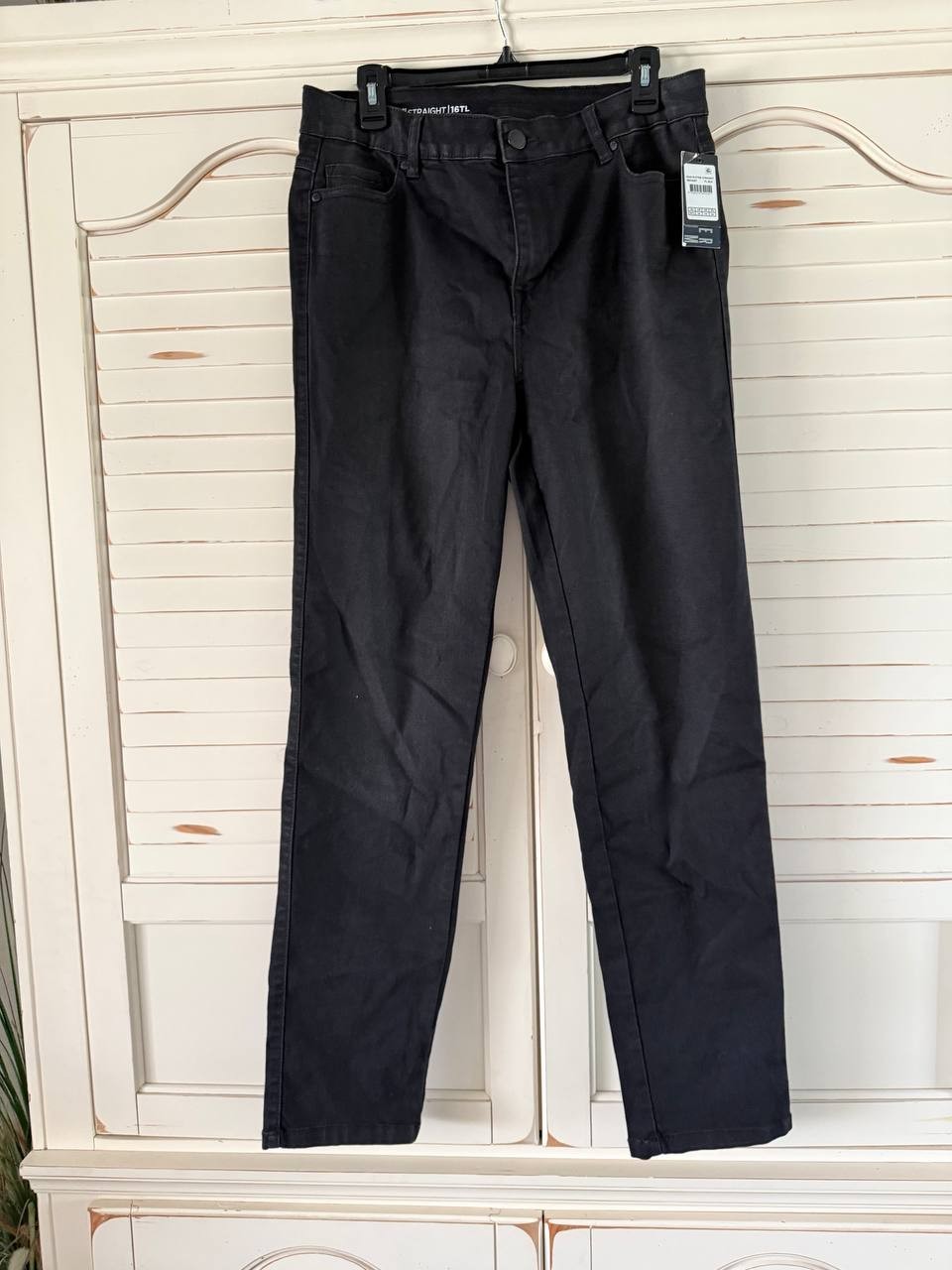 Avenue Butter Denim Jeans – Size 16 Tall – NWT – Black Straight Leg Stretch Plus