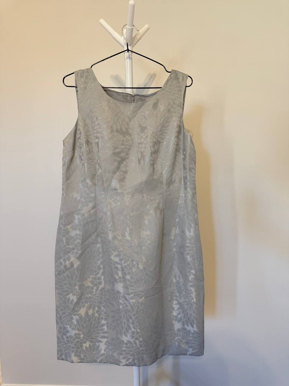 Le Suit Women’s 2‑Piece Set 12P – NWT – Small Flaw