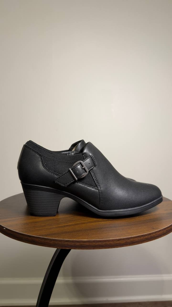 Clarks  Shooties  Black  Leather  8M  New  $105