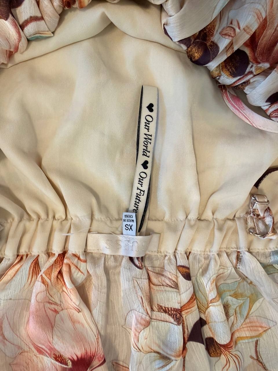 Guess Top Lucy Multicolor XS NWOT $89 – Vibrant Everyday Chic