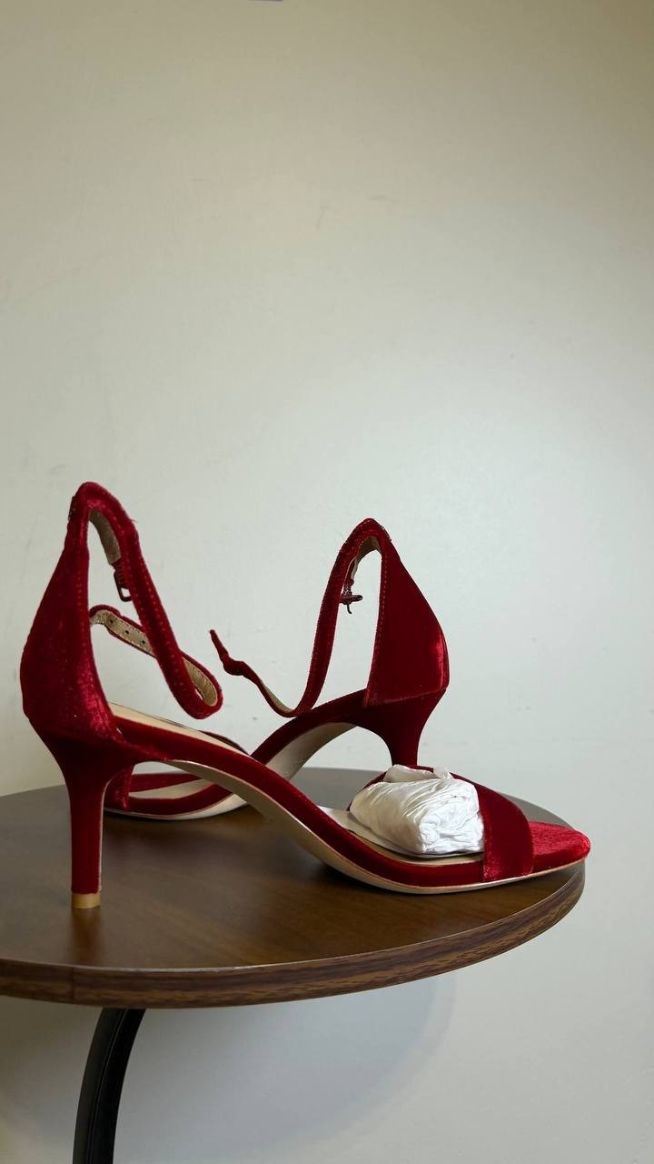 Lauren Ralph Lauren Red Velvet Mid Heel Sandals 7.5B NIB MSRP $148