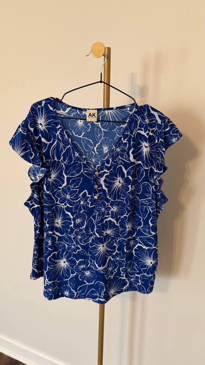 AK Anne Klein Blue Floral Blouse Short Sleeve V-Neck Ruffled Cap Size L