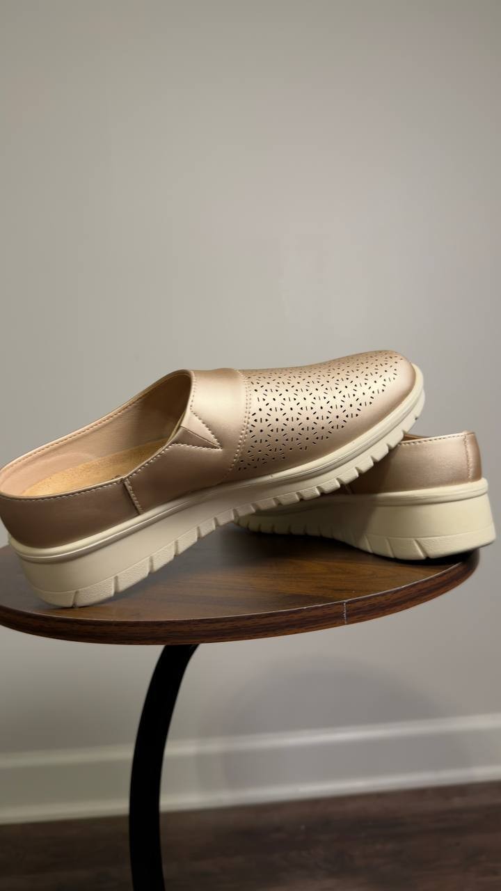 Easy  Street  Mule  Sneakers  Champagne  7M  New  $60
