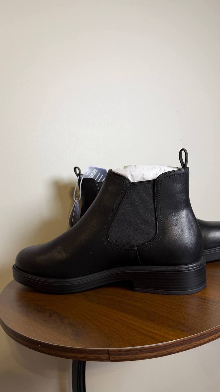 Aerosoles Leather Chelsea Boots 8.5W Black New in Box MSRP $129