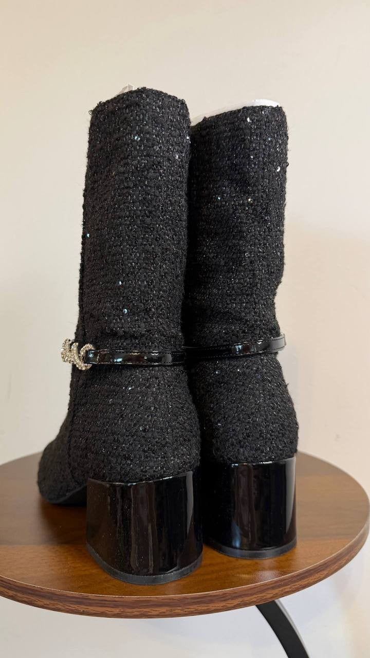 Kenneth Cole Reaction Lacey Booties 8.5M Black Fabric Square Toe NIB msrp$129