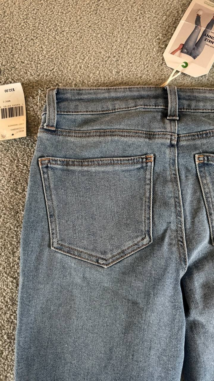 Celebrity Pink Women's Skinny Jeans Ankle Light Wash Distressed Size 7