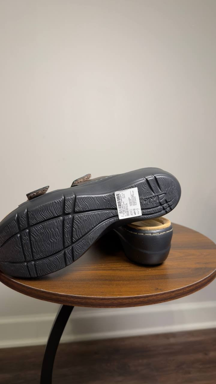 Clarks  Sandals  Bronze  Metallic  Leather  6M  New  $100