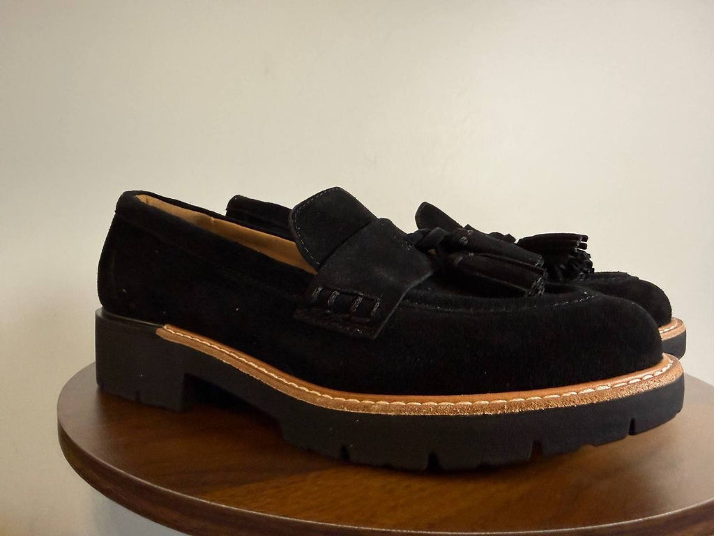 Earth Zimm Tassel Lug Loafers – Black Suede – Size 7.5M – New in Box
