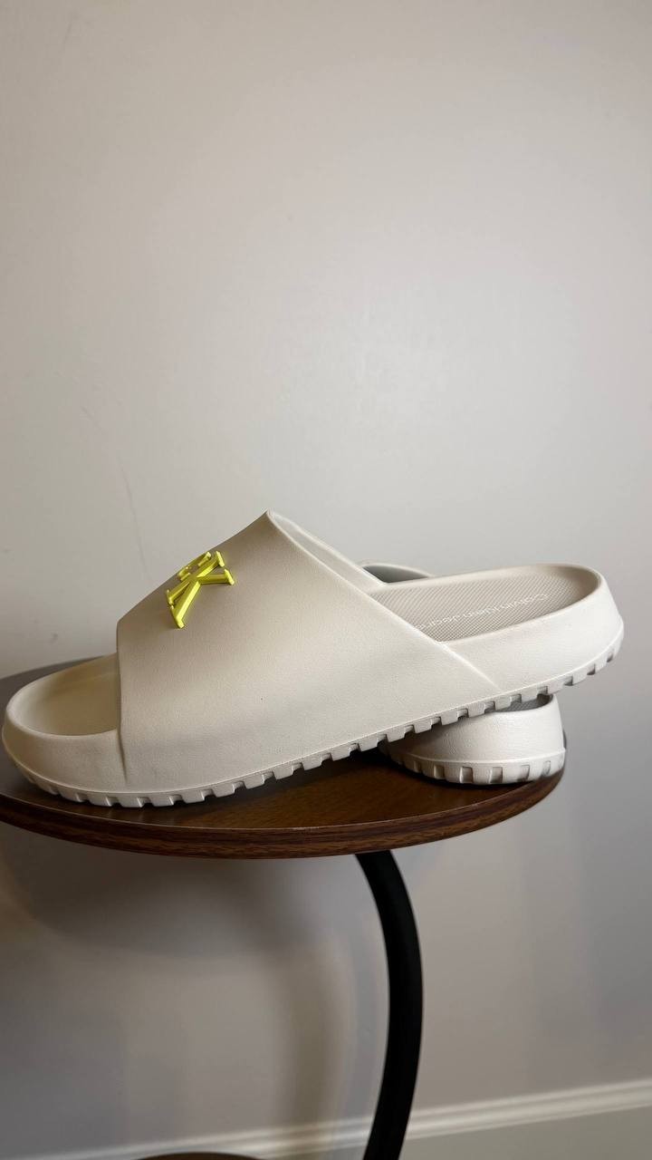 Calvin Klein Jeans Nanzey Slides 10M Light Natural Logo Slip‑On NIB msrp$59