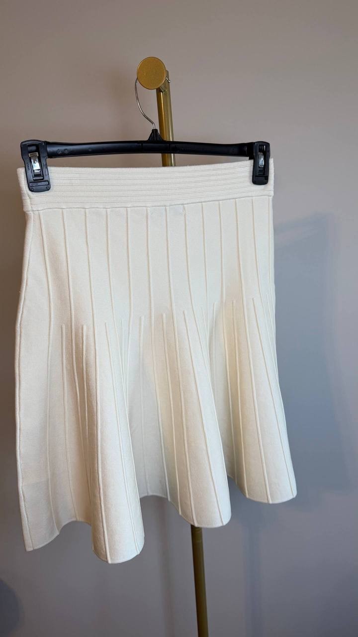 GUESS Mirage Ottoman Staci Knit Skirt Dove White M $118 NWT