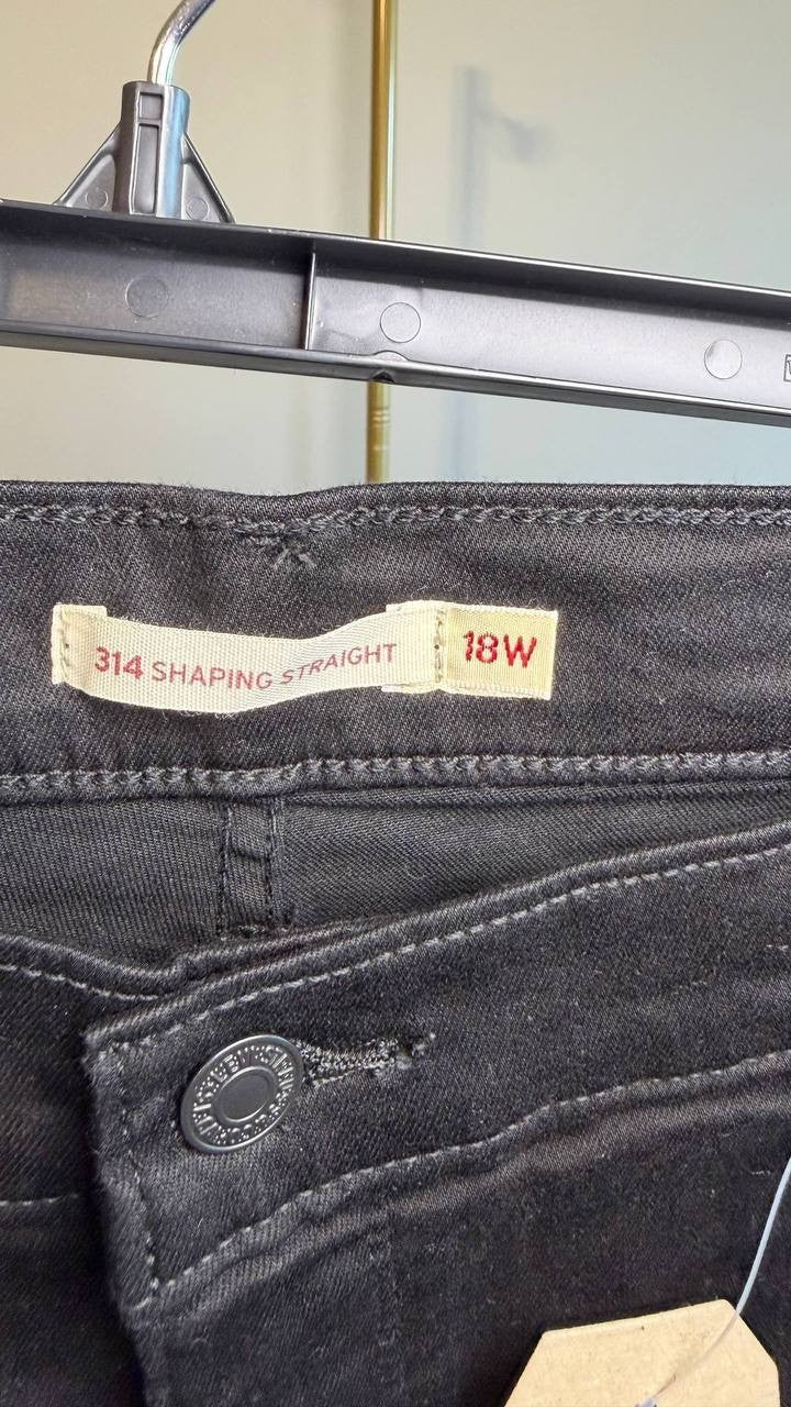 Levi’s 314 Shaping Straight Jeans Soft Black 18W M NWT $74.95