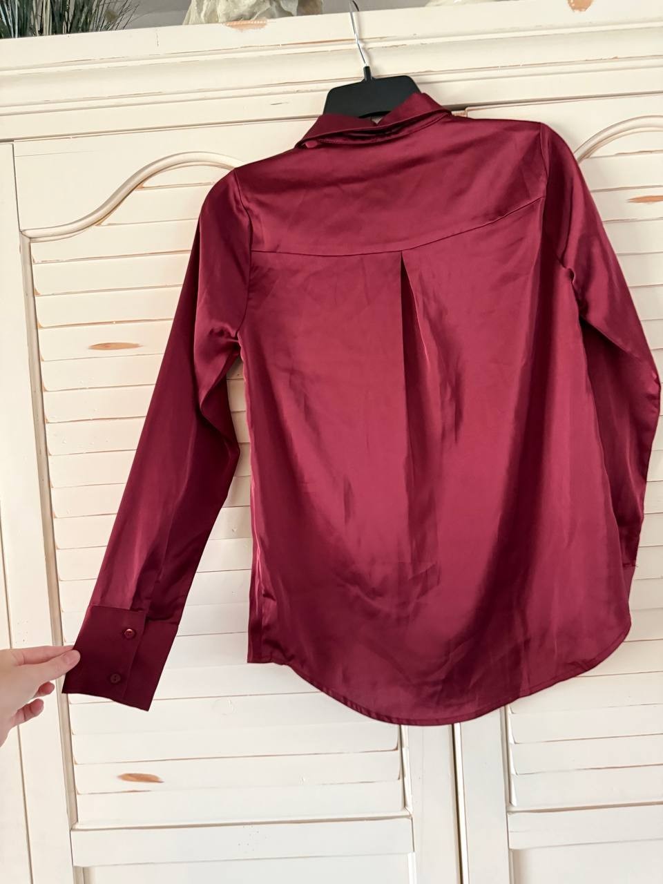 AQUA Satin Button Front Blouse Dark Cherry Size XXS NWT $78 – Chic Office Style